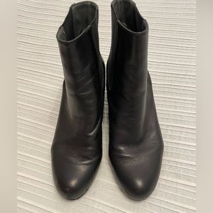 Stuart Weitzman ankle boots. Black